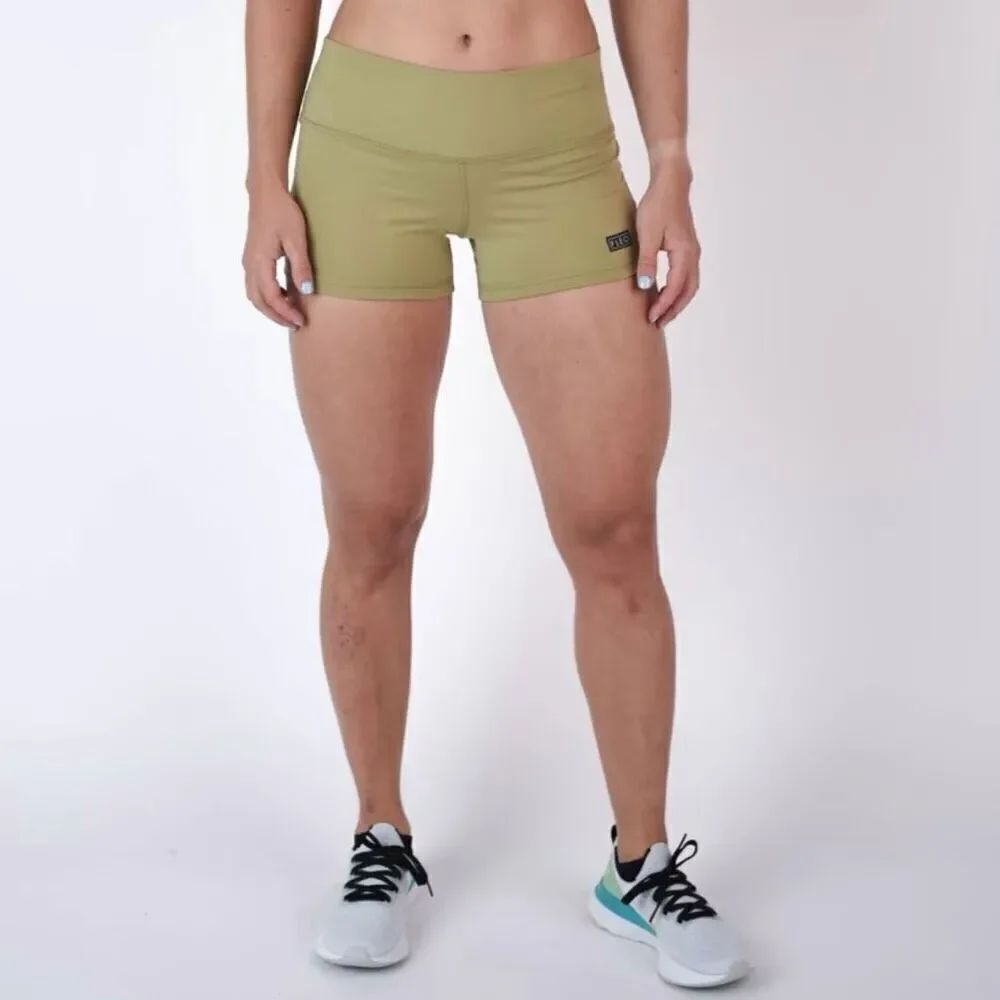 Fleo NWT Apex Contour Athletic Shorts in Light Willow size Small